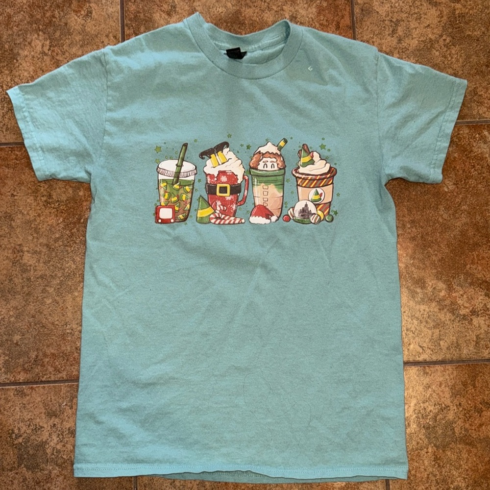 Christmas/Coffee lover Tee, gildan tee, size small